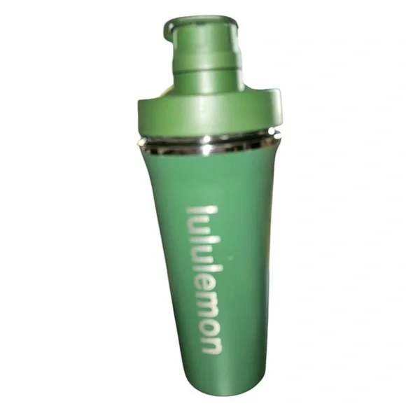 ⭐️NEW⭐️ LULULEMON Back to Life Shaker Bottle - Picture 2 of 5